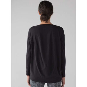 NWOT lululemon Back In Action Long Sleeve - 8